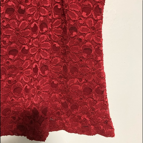 NWT Ricki’s Red Floral Lace Top - Picture 3 of 4